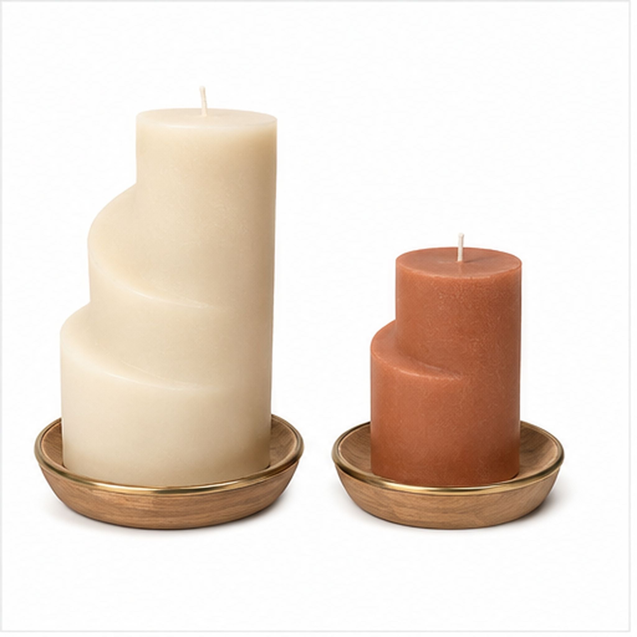 Bougies Courbe Duo – Deux bougies piliers décoratives avec soucoupes